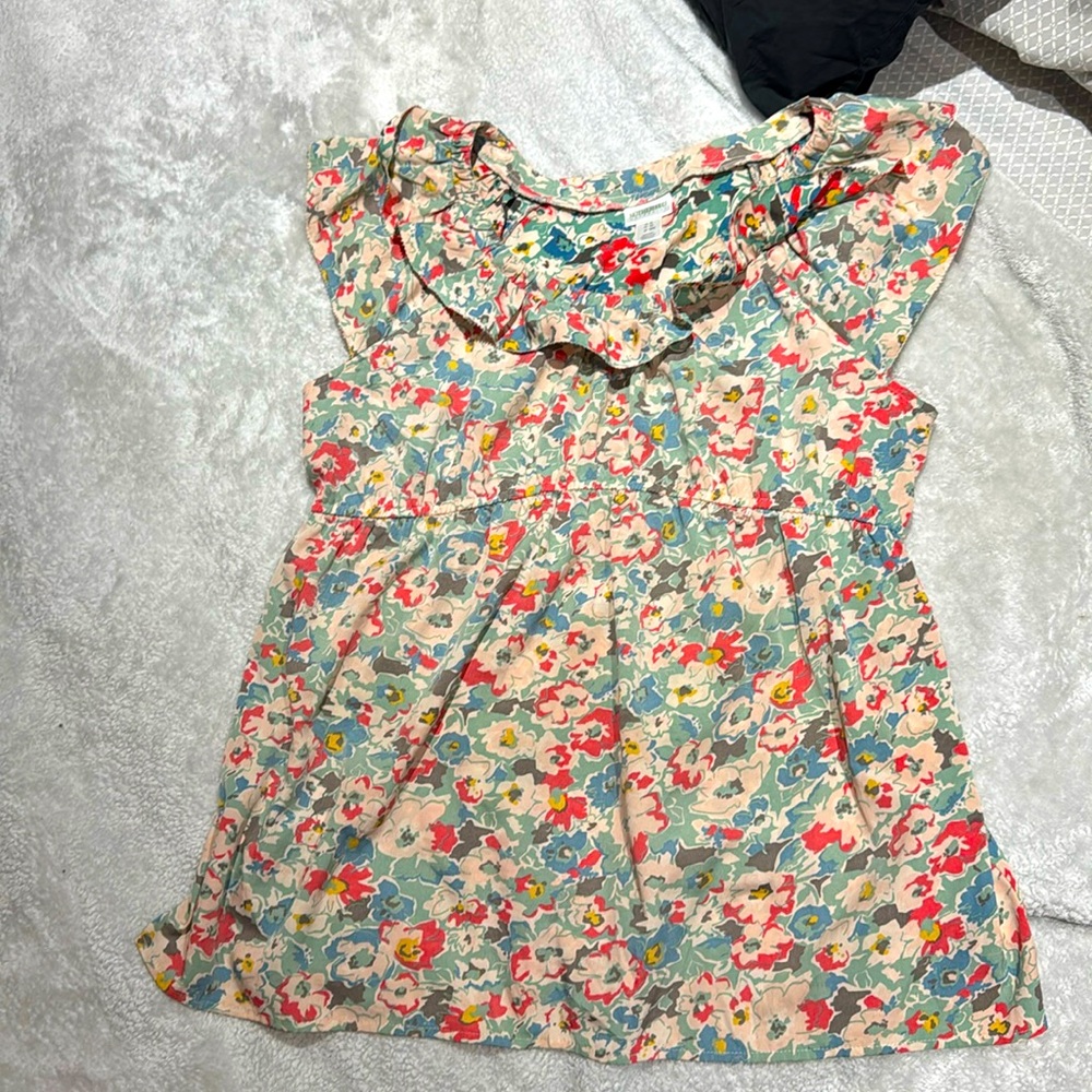 Floral short sleeve flowy shirt